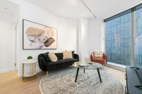 Top Floor Apt In Best Location w Gym, Pool & WiFi